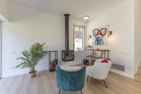 Talo myytävänä Esplugues de Llobregat, Barcelona, Espanja, 5 makuuhuonetta, 351 m2 No. 182595 - kuva 17