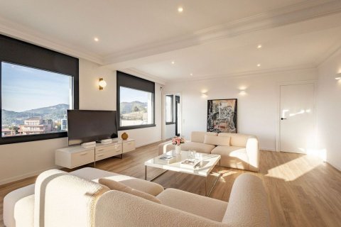 Talo myytävänä Esplugues de Llobregat, Barcelona, Espanja, 7 makuuhuonetta, 528 m2 No. 182593 - kuva 27