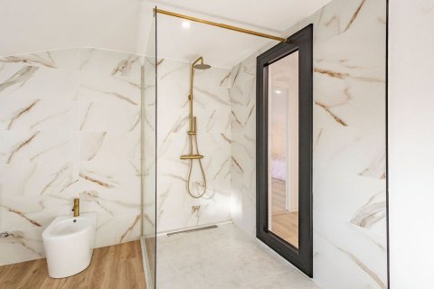 Talo myytävänä Esplugues de Llobregat, Barcelona, Espanja, 7 makuuhuonetta, 528 m2 No. 182593 - kuva 22