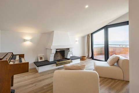 Talo myytävänä Esplugues de Llobregat, Barcelona, Espanja, 7 makuuhuonetta, 528 m2 No. 182593 - kuva 18