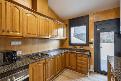 Talo myytävänä Esplugues de Llobregat, Barcelona, Espanja, 7 makuuhuonetta, 528 m2 No. 182593 - kuva 25