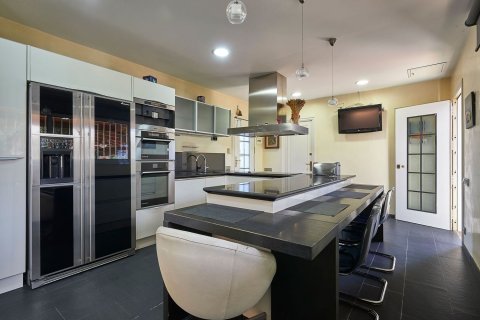 Talo myytävänä Sant Just Desvern, Barcelona, Espanja, 6 makuuhuonetta, 562 m2 No. 182596 - kuva 24