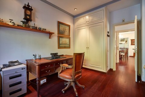 Talo myytävänä Sant Just Desvern, Barcelona, Espanja, 6 makuuhuonetta, 562 m2 No. 182596 - kuva 21