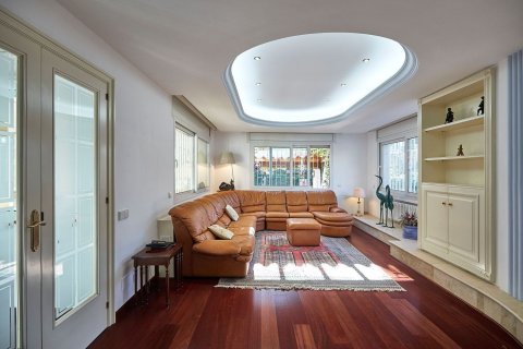 Talo myytävänä Sant Just Desvern, Barcelona, Espanja, 6 makuuhuonetta, 562 m2 No. 182596 - kuva 13