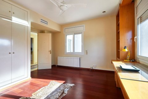Talo myytävänä Sant Just Desvern, Barcelona, Espanja, 6 makuuhuonetta, 562 m2 No. 182596 - kuva 30