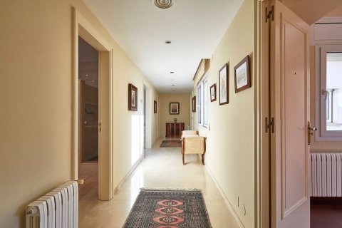 Talo myytävänä Sant Just Desvern, Barcelona, Espanja, 6 makuuhuonetta, 562 m2 No. 182596 - kuva 26