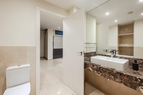 Talo myytävänä Esplugues de Llobregat, Barcelona, Espanja, 5 makuuhuonetta, 492 m2 No. 182594 - kuva 18