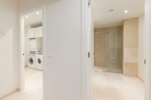 Talo myytävänä Esplugues de Llobregat, Barcelona, Espanja, 5 makuuhuonetta, 492 m2 No. 182594 - kuva 16