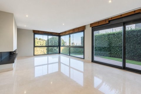 Talo myytävänä Esplugues de Llobregat, Barcelona, Espanja, 5 makuuhuonetta, 492 m2 No. 182594 - kuva 2
