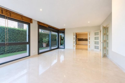 Talo myytävänä Esplugues de Llobregat, Barcelona, Espanja, 5 makuuhuonetta, 492 m2 No. 182594 - kuva 4