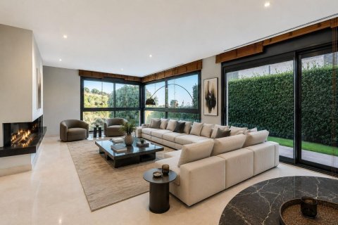 Talo Esplugues de Llobregat, Barcelona, Espanja 5 makuuhuonetta, 492 m2 No. 182594