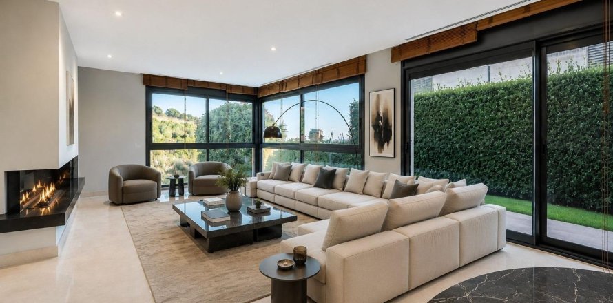 Talo Esplugues de Llobregat, Barcelona, Espanja 5 makuuhuonetta, 492 m2 No. 182594