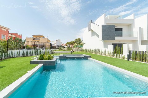 Huoneisto myytävänä Los Balcones, Alicante, Espanja, 3 makuuhuonetta, 82 m2 No. 182600 - kuva 11