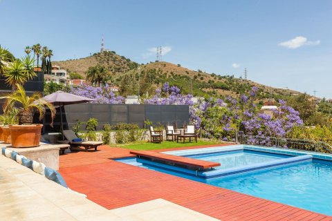 Talo myytävänä Esplugues de Llobregat, Barcelona, Espanja, 7 makuuhuonetta, 960 m2 No. 182597 - kuva 3