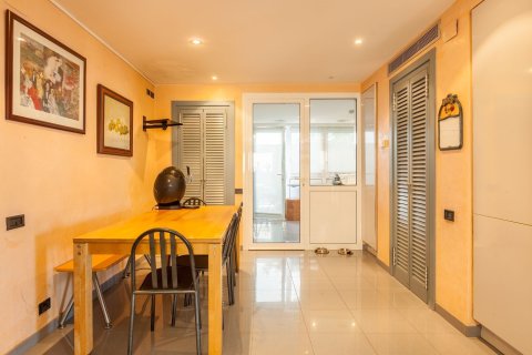 Talo myytävänä Esplugues de Llobregat, Barcelona, Espanja, 7 makuuhuonetta, 960 m2 No. 182597 - kuva 28