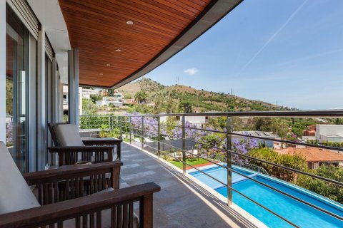 Talo myytävänä Esplugues de Llobregat, Barcelona, Espanja, 7 makuuhuonetta, 960 m2 No. 182597 - kuva 21