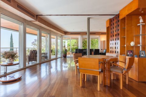 Talo myytävänä Esplugues de Llobregat, Barcelona, Espanja, 7 makuuhuonetta, 960 m2 No. 182597 - kuva 15