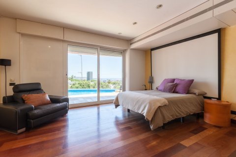 Talo myytävänä Esplugues de Llobregat, Barcelona, Espanja, 7 makuuhuonetta, 960 m2 No. 182597 - kuva 13