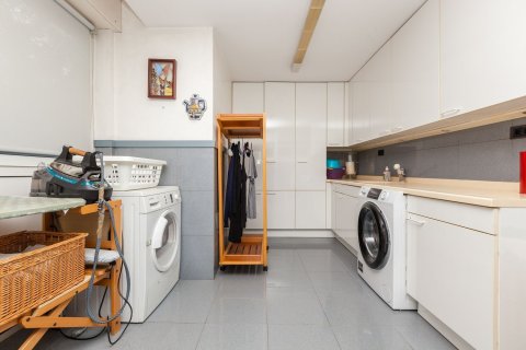 Talo myytävänä Esplugues de Llobregat, Barcelona, Espanja, 7 makuuhuonetta, 960 m2 No. 182597 - kuva 29
