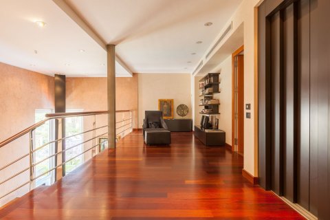 Talo myytävänä Esplugues de Llobregat, Barcelona, Espanja, 7 makuuhuonetta, 960 m2 No. 182597 - kuva 30