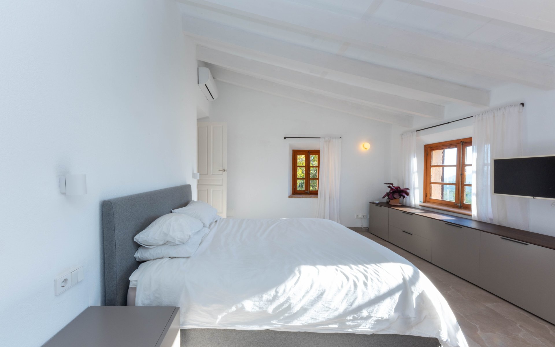 Finca in Pollenca, Mallorca, Spain 6 bedrooms, 450 sq.m. No. 146486