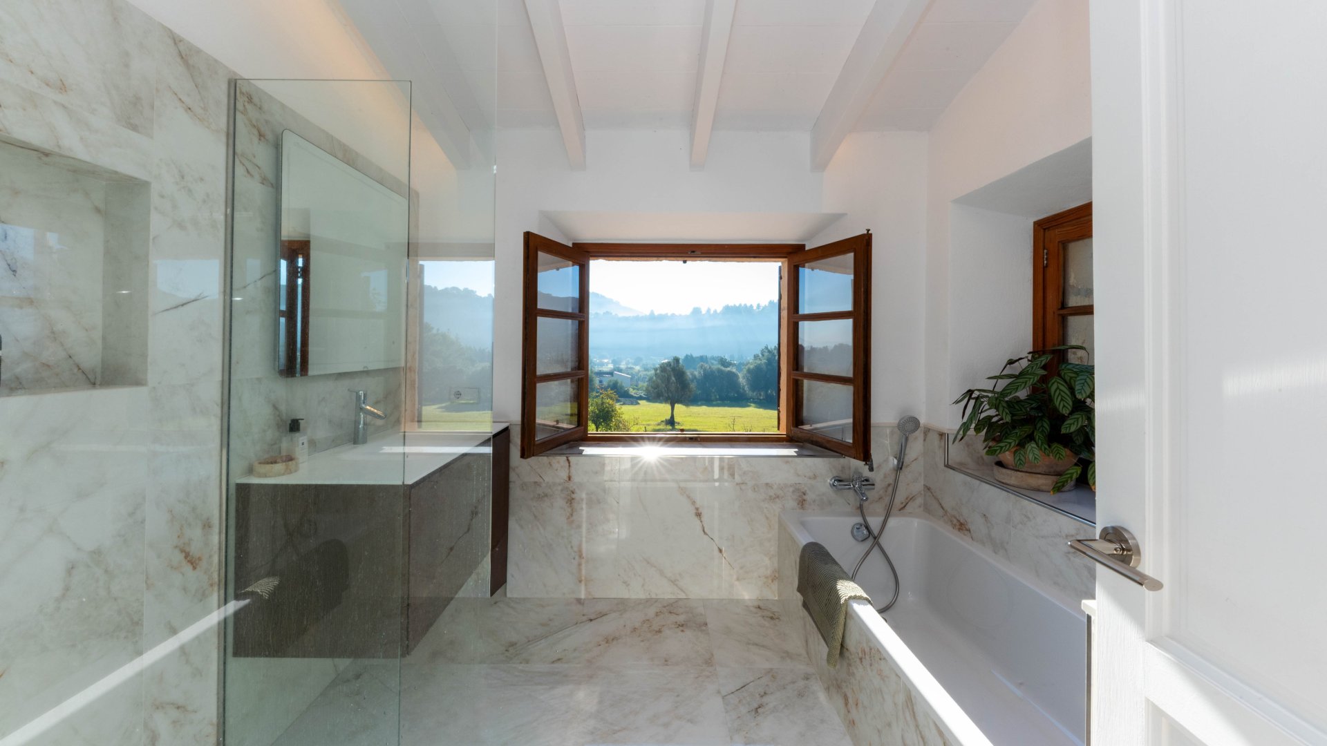 Finca in Pollenca, Mallorca, Spain 6 bedrooms, 450 sq.m. No. 146486