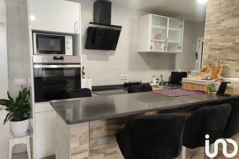 Apartament w Montcada i Reixac, Barcelona, Hiszpania 3 sypialnie, 103 mkw. nr 152990 – zdjęcie 5
