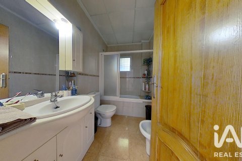 House for sale in Crevillent, Alicante, Spain 3 bedrooms, 165 sq.m. No. 187803 - photo 19