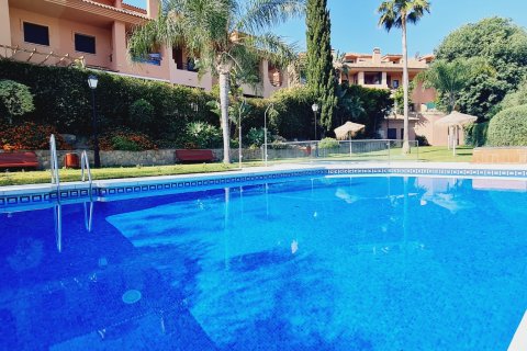 Сasa en Benalmádena, Málaga, España 3 dormitorios, 257.4 m2 No. 153435