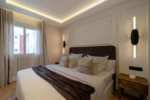 Dzīvoklis pārdošanā Madrid, Spānijā 3 istabas, 120 m2 Nr. 165923 - attēls 19
