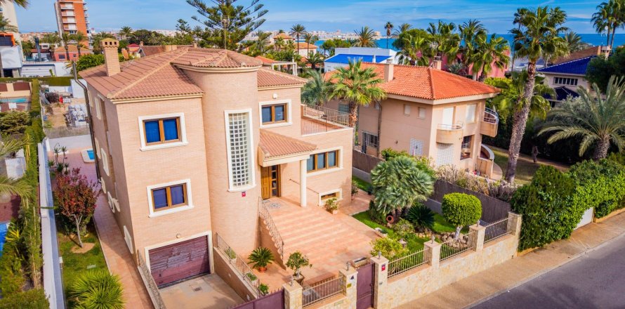 Casa a La Veleta, Alicante, Spagna 4 camere da letto, 346 mq. N° 165921