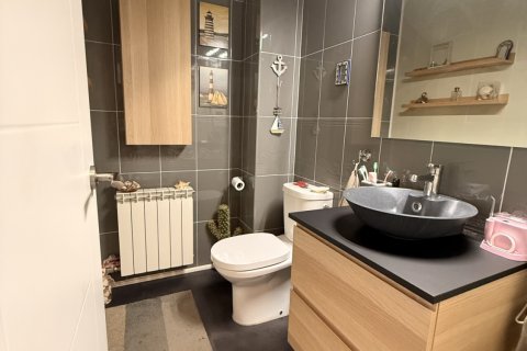 Kaupunkipientalo myytävänä Villaquilambre, Leon, Espanja, 3 makuuhuonetta, 275 m2 No. 152255 - kuva 3