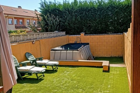 Kaupunkipientalo myytävänä Villaquilambre, Leon, Espanja, 3 makuuhuonetta, 275 m2 No. 152255 - kuva 19