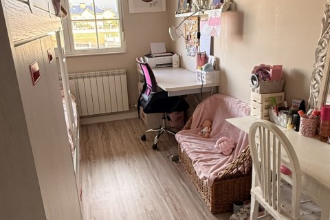 Kaupunkipientalo myytävänä Villaquilambre, Leon, Espanja, 3 makuuhuonetta, 275 m2 No. 152255 - kuva 11