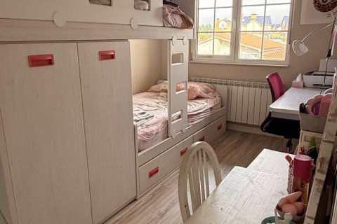 Kaupunkipientalo myytävänä Villaquilambre, Leon, Espanja, 3 makuuhuonetta, 275 m2 No. 152255 - kuva 10