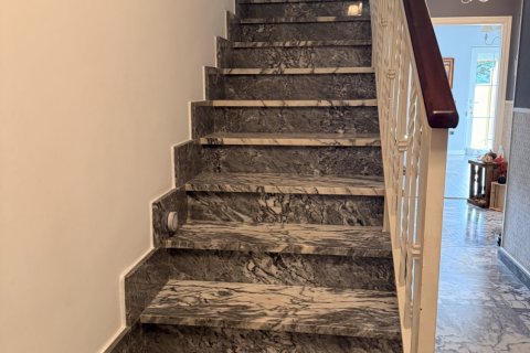 Kaupunkipientalo myytävänä Villaquilambre, Leon, Espanja, 3 makuuhuonetta, 275 m2 No. 152255 - kuva 8