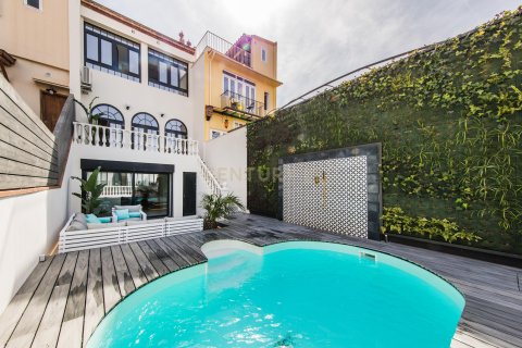House in Barcelona, Spain 4 bedrooms, 300 sq.m. No. 167127