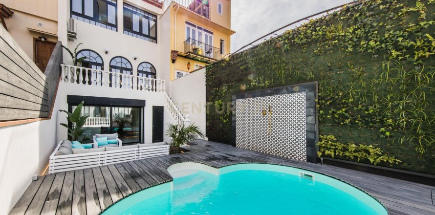 House in Barcelona, Spain 4 bedrooms, 300 sq.m. No. 167127
