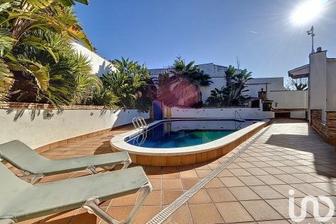 Talo myytävänä Vilanova i la Geltru, Barcelona, Espanja, 4 makuuhuonetta, 259 m2 No. 153756 - kuva 5