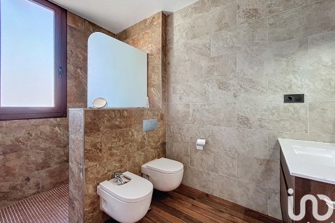 Talo myytävänä Vilanova i la Geltru, Barcelona, Espanja, 4 makuuhuonetta, 259 m2 No. 153756 - kuva 17