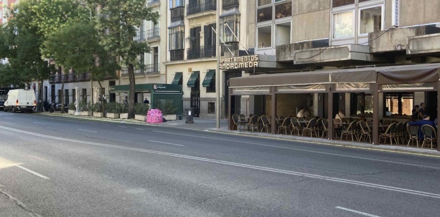 Garage in Madrid, Spain 46 sq.m. No. 187917
