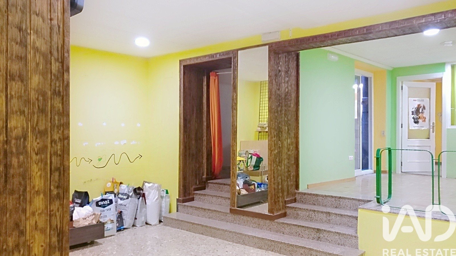Commercial property in Alcoy, Alicante, Spain 167 sq.m. No. 187918