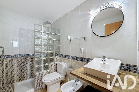 Продажа дуплекса в Руби, Барселона, Испания 2 спальни, 98м2 №187919 - фото 17
