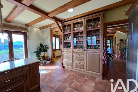 Продажа дома в Хака, Уэска, Испания 3 спальни, 411м2 №187916 - фото 6