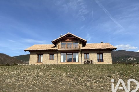 Продажа дома в Хака, Уэска, Испания 3 спальни, 411м2 №187916 - фото 29