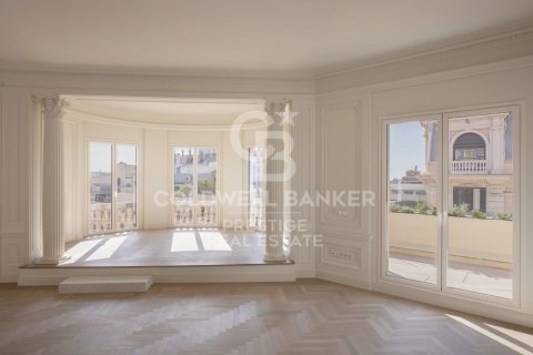 Kattohuoneisto myytävänä Barcelona, Espanja, 4 makuuhuonetta, 250 m2 No. 157278 - kuva 3