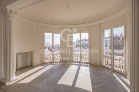 Kattohuoneisto myytävänä Barcelona, Espanja, 4 makuuhuonetta, 250 m2 No. 157278 - kuva 4