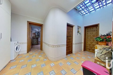 Сasa en venta en Elche, Alicante, España 5 dormitorios, 397 m2 No. 153448 - foto 27