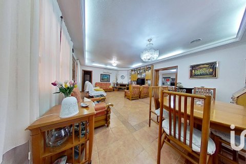 Сasa en venta en Elche, Alicante, España 5 dormitorios, 397 m2 No. 153448 - foto 17