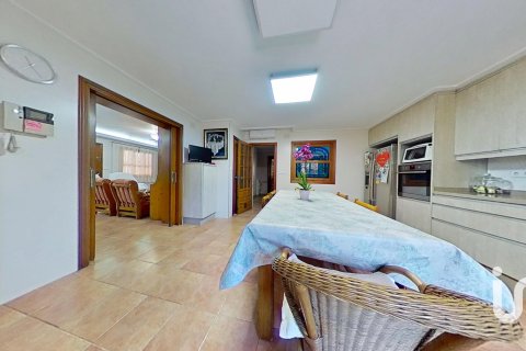 Сasa en venta en Elche, Alicante, España 5 dormitorios, 397 m2 No. 153448 - foto 18